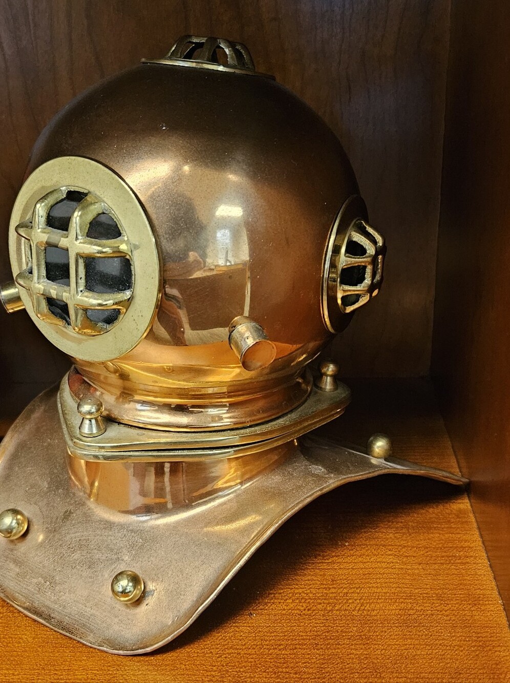 Decorative Vintage Diving Helmet - Brass Finish - Picture 2 of 5